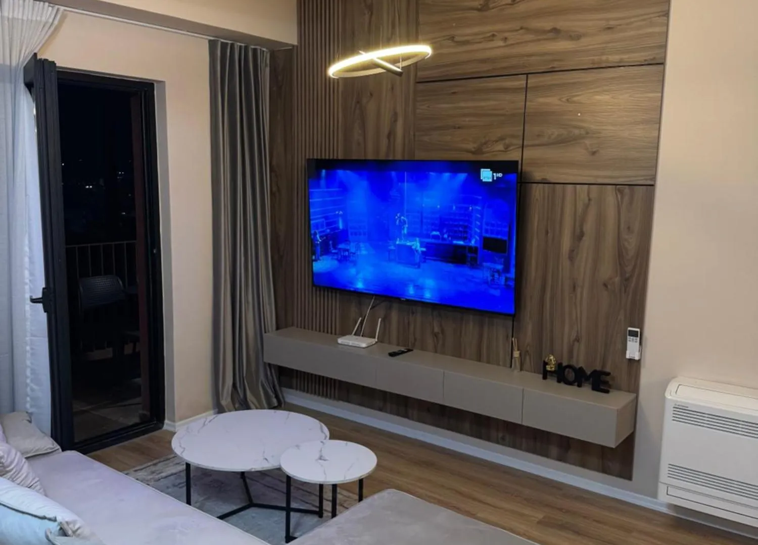 아파트 Orestiada Luxury Apartament 티라나