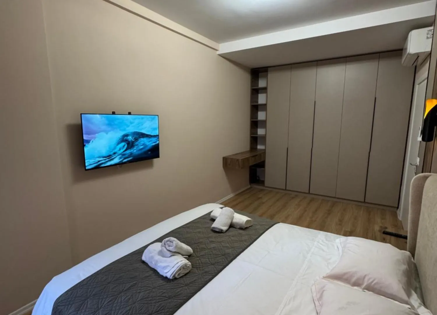 아파트 Orestiada Luxury Apartament 티라나